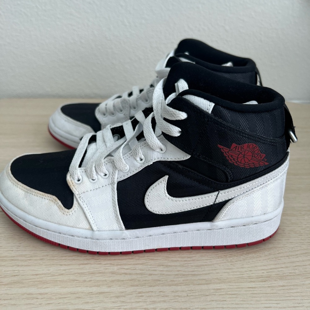 Nike Women Air Jordan 1 Mid - Black and White High-Tops with Red Sole